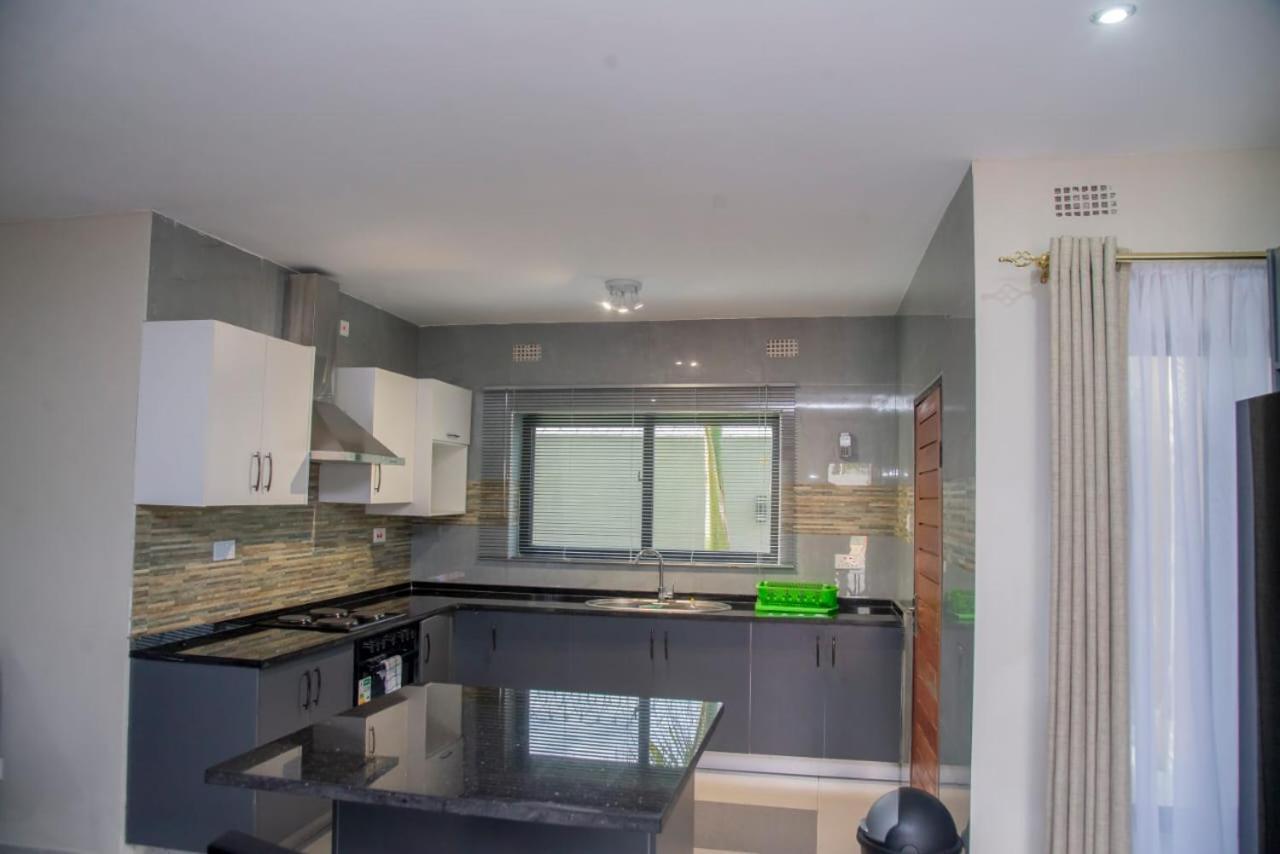 Royal Suites Apartments Lusaka Buitenkant foto