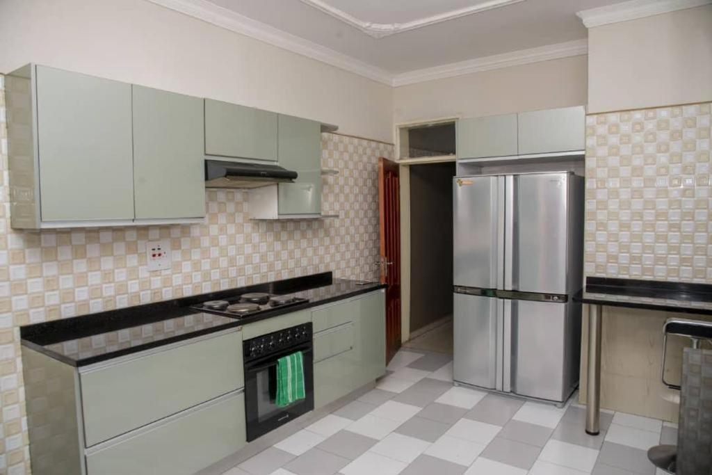 Royal Suites Apartments Lusaka Buitenkant foto