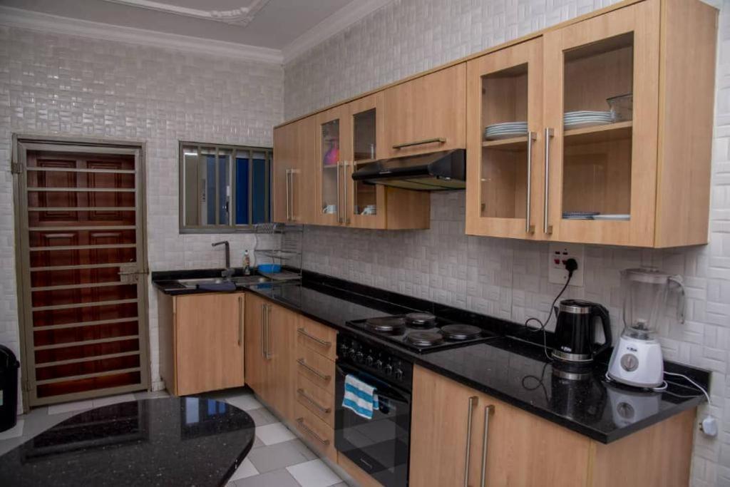 Royal Suites Apartments Lusaka Buitenkant foto