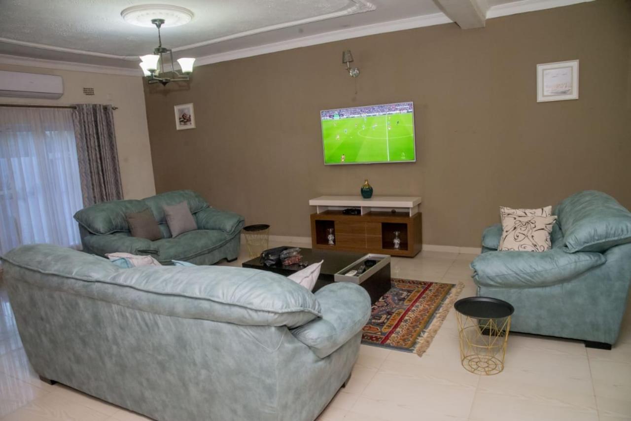 Royal Suites Apartments Lusaka Buitenkant foto